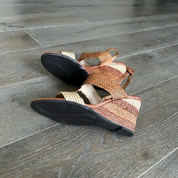 NWOT - Marc Fisher Wedge Sandals - Picture 2 of 8